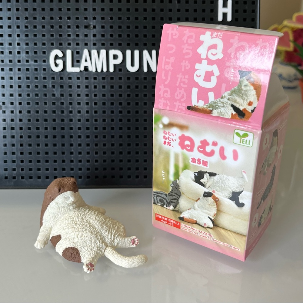 *SOLD* YELL Japanese Sleeping Cat Figurine Figure Blind Box Scottish Fold Calico